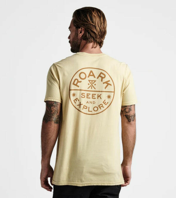 The Roark Revival - T-shirt de Homem - SEEK & EXPLORE SIGNET - Wavesensations - Online Surf Shop